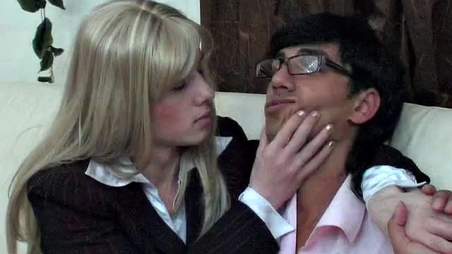 CD seduces male assistant