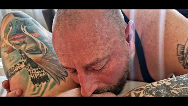 Chris Coxx mange le gros cul de Easterneurope12