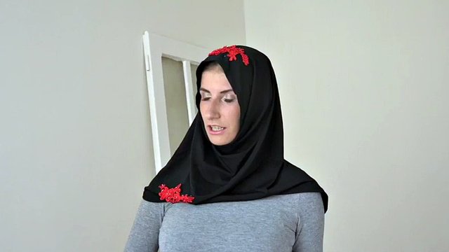 MOSLIMA SLET - muslim woman in hijab - 19 - muslim+mother+wants+to+live+in+prague