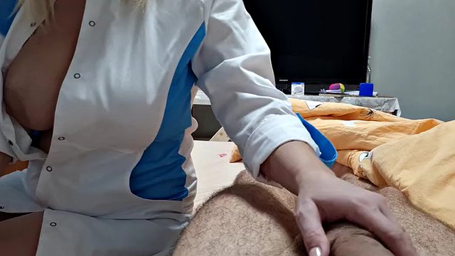 Hotel room maid is alarmed after seeing a big cock