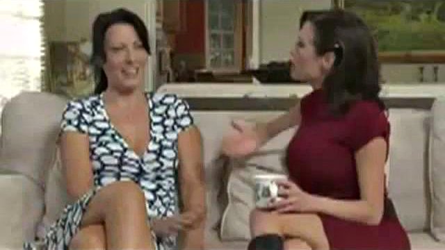 Lesbian MILF Seduces Her Friend to Make Love and Fuck With Strapon xLx