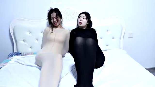 Vücut Eldiveni Çifti: Hardcore, Fetiş ve Bondage Porno