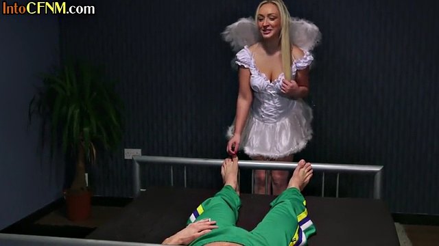 CFNM euro babes giving heavenly blowjob to hung sub