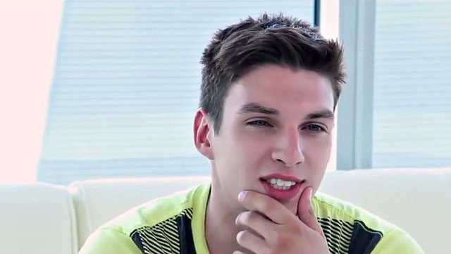 Innocent looking gay amateur slut gets ass plowed on casting