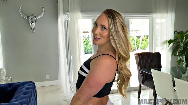 Kaylee Evans Creampies AJ Applegate's Ass