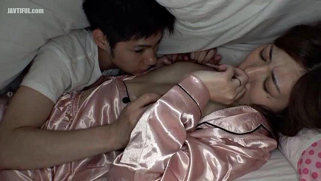 Пасынки изменяют новой жене отца