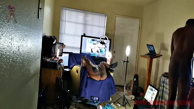 Thot in Texas - Enjoi gives pussy ebony amateur milf 00103