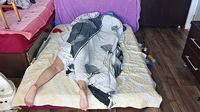 Massagem com óleo escorregadio de Amateur_MS para morena gostosa