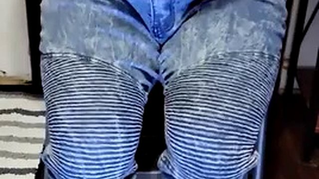 Nel disperato tentativo di fare pipì, ho deciso di rischiare di bagnarmi i pantaloni per giocare a un altro gioco del mio videogioco preferito.