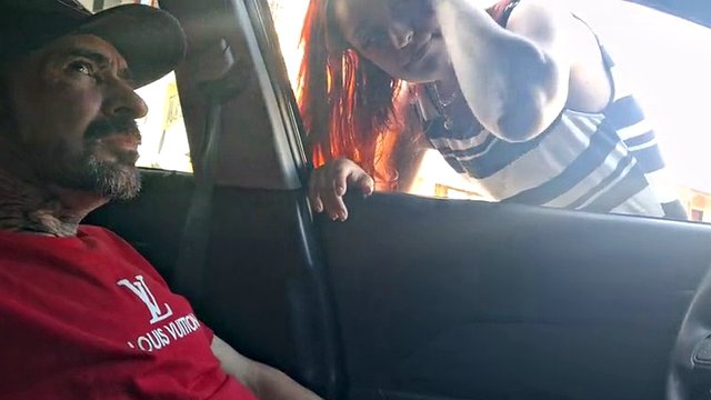 Risky Handjob on the Street for Novinha Who Was Waiting for the Bus
