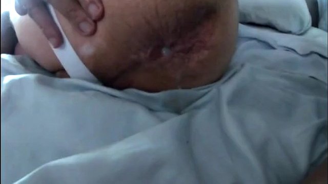 Jamaicana casada caliente se folla a un viejo con creampie