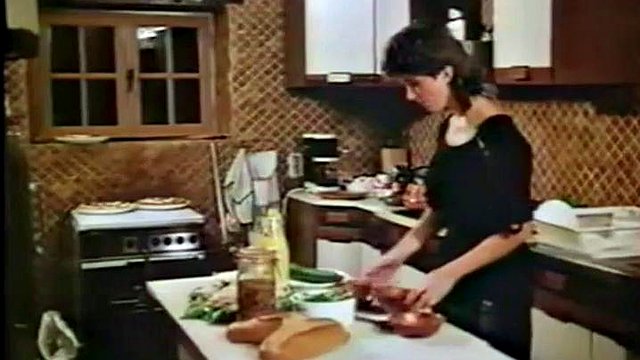 Cathy Ménard - Secretaries 3 (1983) ft. Cathy Menard: Blowjob, Babe & Xnxx Porn