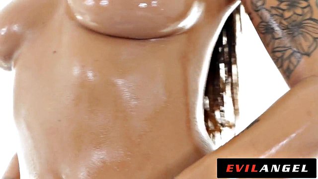 Oiled Anal Hentai Girl Cowgirl Rides After Facial