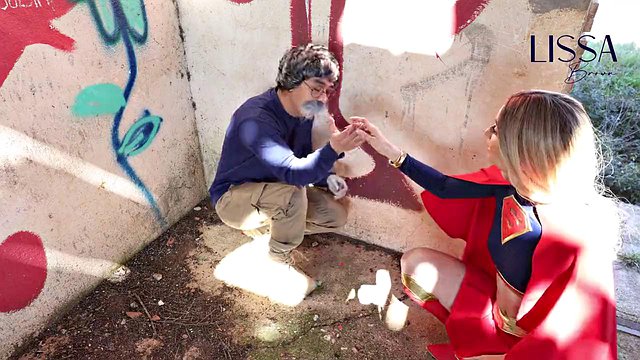 Supergirl es engañada hasta la guarida del villano, ahora debe escapar