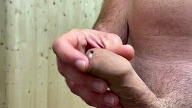 男孩炫耀和自慰
