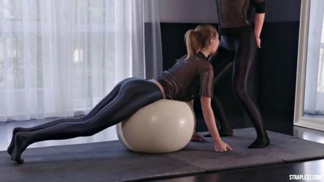Strapless Dildo Spandex Lesbians