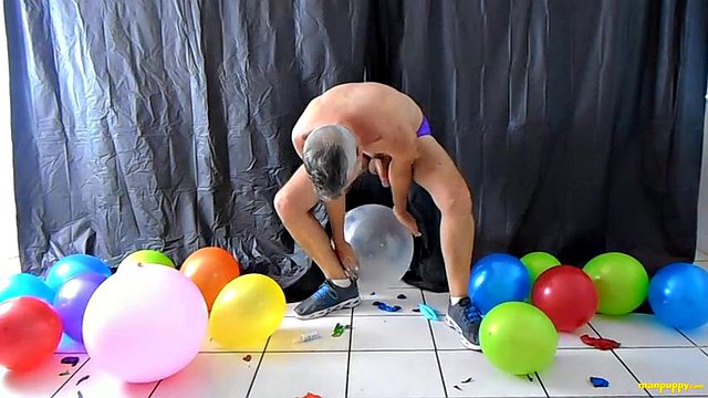 Big Dick & Balloons também! - Richard Lennox