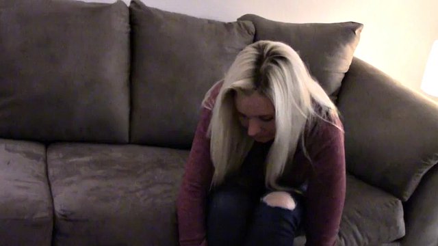 Gem's Tongue Slave Czyszczenie butów POV