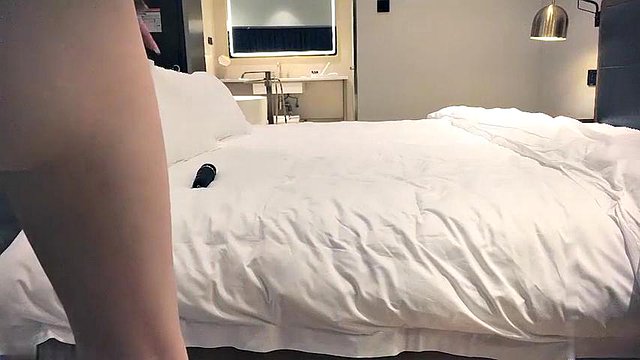 [Looking for Flowers at Midnight] (Second scene) The little lolita with the best baby voice collapsed on the ground from exhaustion and said she had no strength at all and was at the mercy of others 2: Big Tits, Milf & Homemade Porn