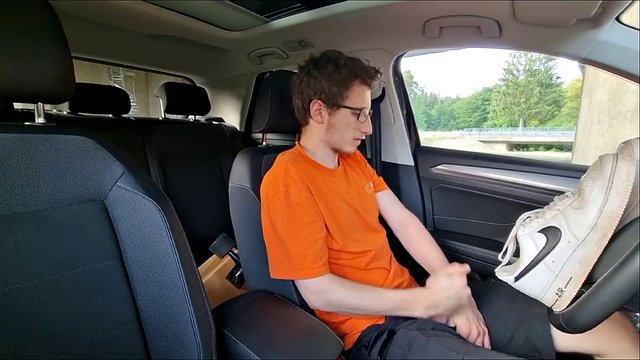 Played with shoes and his dick in the car