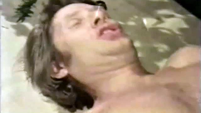 Prima notte di nozze: chaturbate, porno vintage e sesso di gruppo