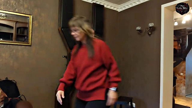 DomLady Mia - Punizione del terrore per lo schiavo - Frustata sulla croce e il cervo di punizione - Teil 1